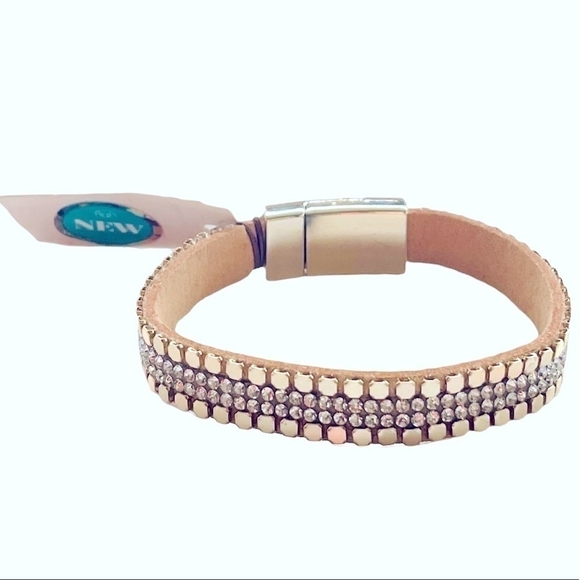 NWT Cream Leather Studs Rhinestones Crystal Gold Magnetic Clasp Bracelet Jewelry - Picture 3 of 6